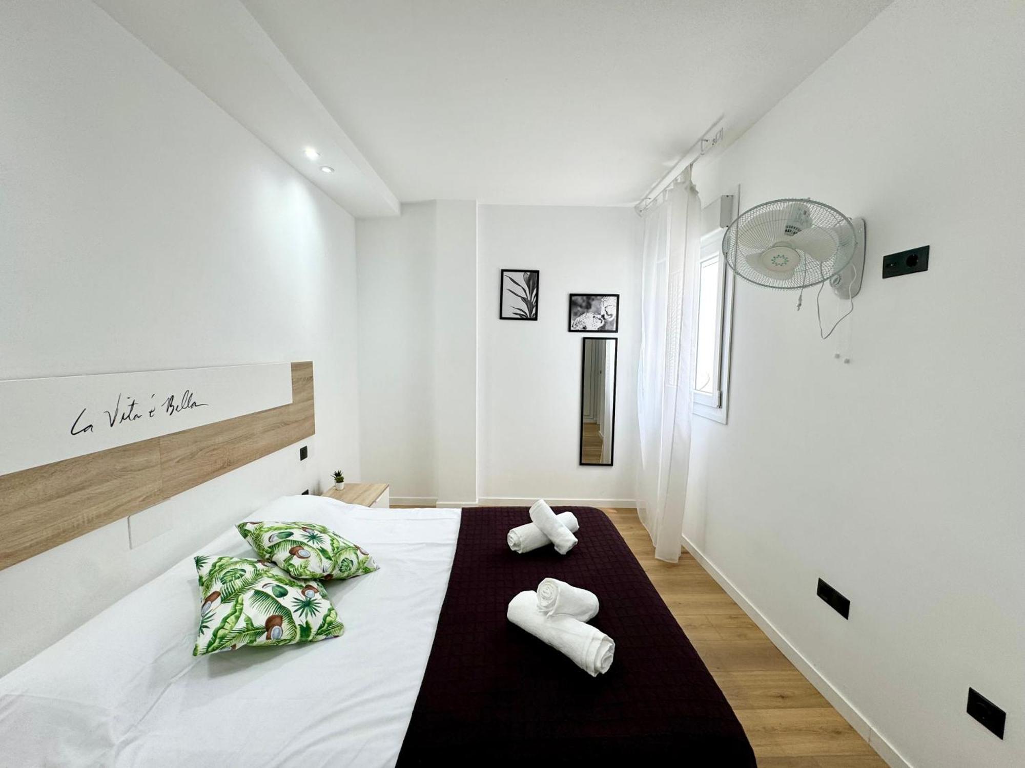Apartamento Sweet Capuchinos Малага Екстериор снимка