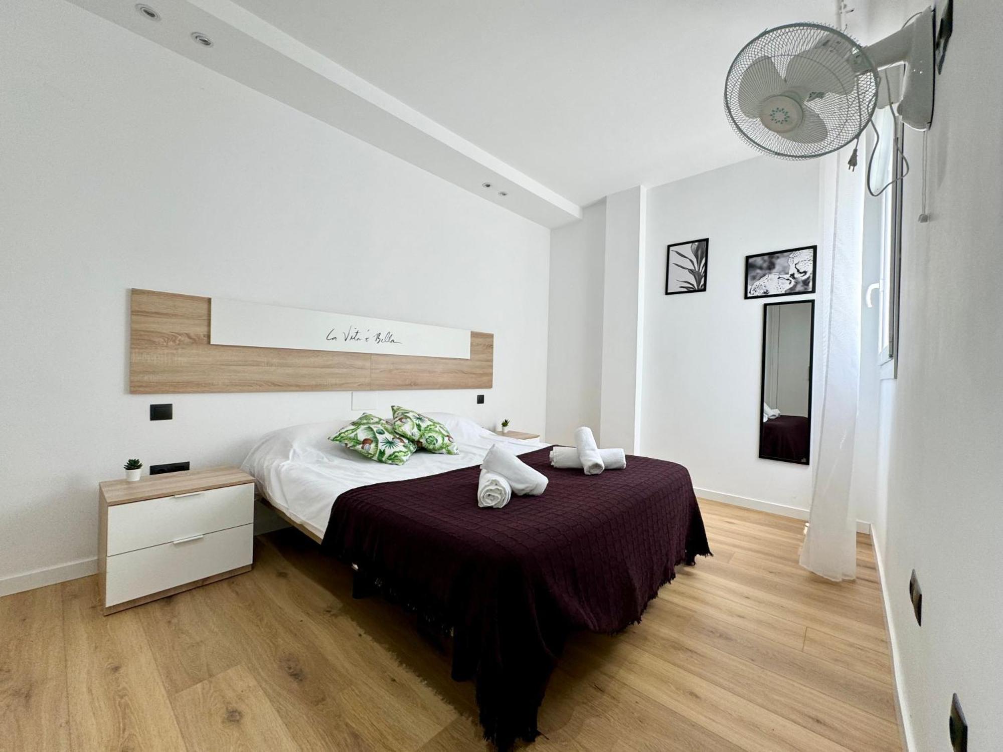 Apartamento Sweet Capuchinos Малага Екстериор снимка
